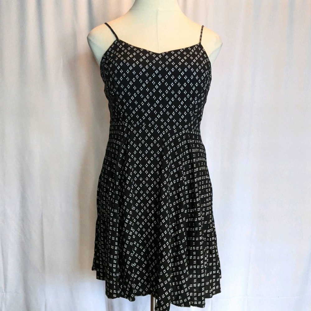 Old Navy Sleeveless Dress w/ Sweetheart Neckline